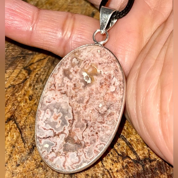 Beige- Brown Crazy Lace Agate Pendant 2 1/4” - Picture 7 of 11